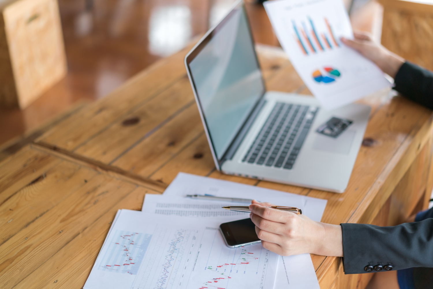 Transparent reports and dashboards